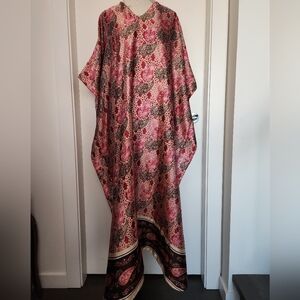 Vanity Fair 80s pink kaftan
